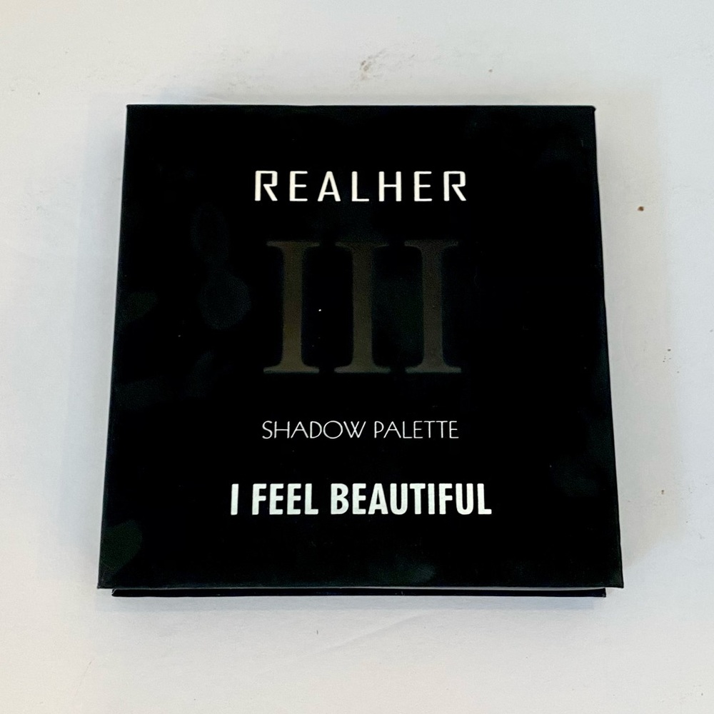 NWT RealHer “I Feel Beautiful” Eyeshadow Palette